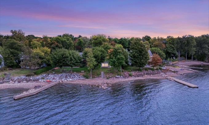 South Burlington House | Shelburne Bay Retreat~Lakefront~Private Beach~Fireplace