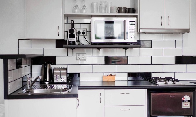 St Kilda West Apartment | ShelleyStayz on Park St, ShelleyStayz Park St