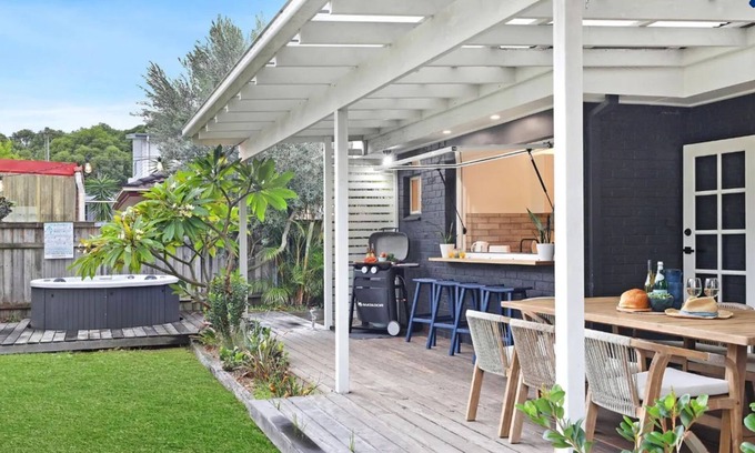 Shoalhaven Heads House | Shellhaven – walking distance of Seven Mile beach