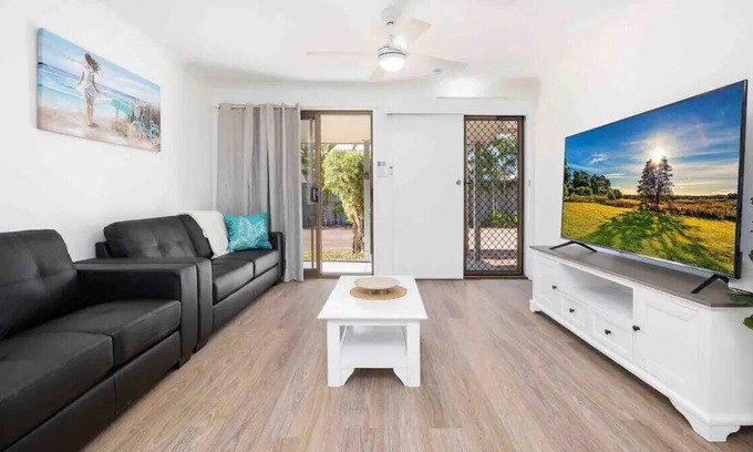 Torquay House | Shelly Beach Stay! Pet friendly 300m to Shelly Beach