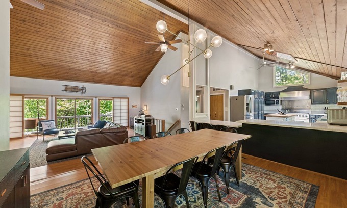 Mount Jackson Ski Chalet | Shenandoah Getaway Retreat w/Firepit + Grill