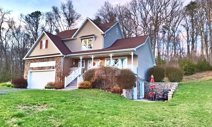 Edinburg House | Shenandoah Valley - Oak Hill - Hot Tub - 2 Miles to I-81