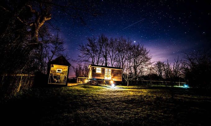 Sageston Cabin | Shepherd’s Hut, stylish, romantic, great location. Pembrokeshire National Park.
