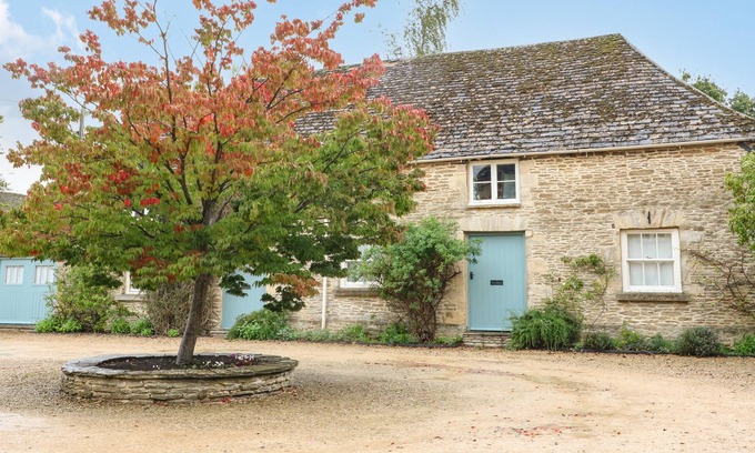 Tetbury House | SHERWOOD, pet friendly, character holiday cottage in Tetbury