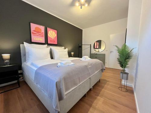 Bielefeld Apartment | SHINY HOMES - Urban Chic Apartment near City Center