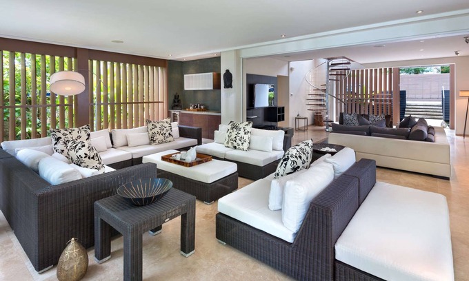 Gibbs Bay Villa | Shoestring Luxury villa