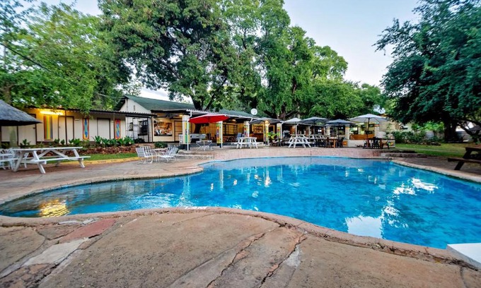 Victoria Falls Hostel | Shoestrings Backpackers Lodge Vic Falls