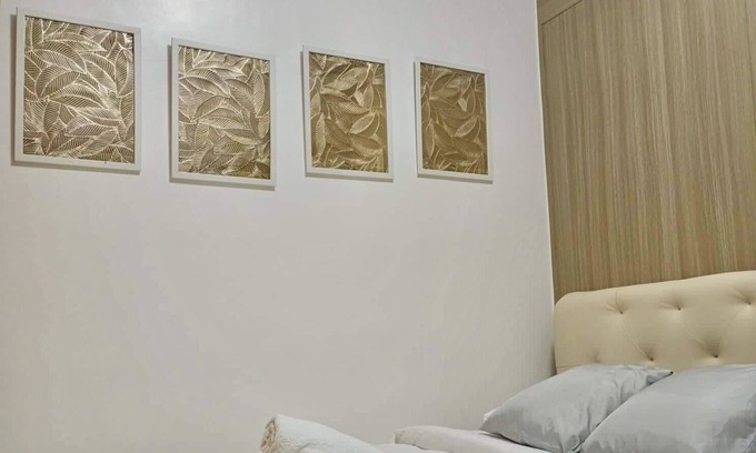 Barangay 76 Condo | Shore Residences (near Mall of Asia) 1BR Condo with 3 Beds, massager