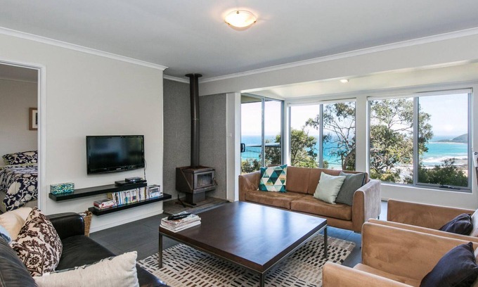 Separation Creek House | Shorebreak - Listen To The Waves