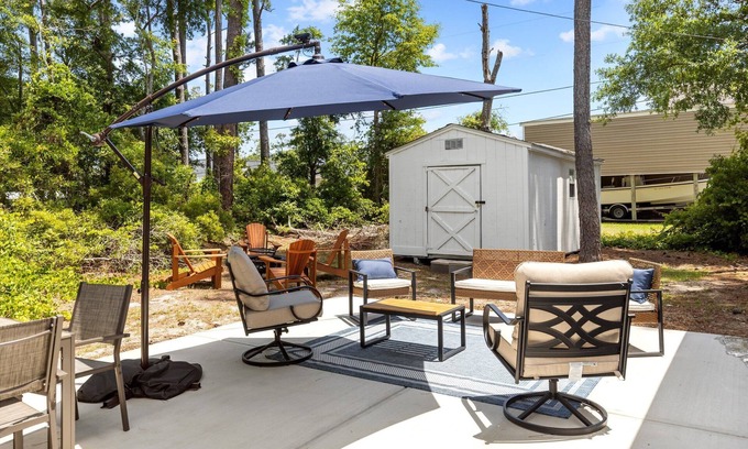 Cedar Point House | Short Drive to Emerald Isle!