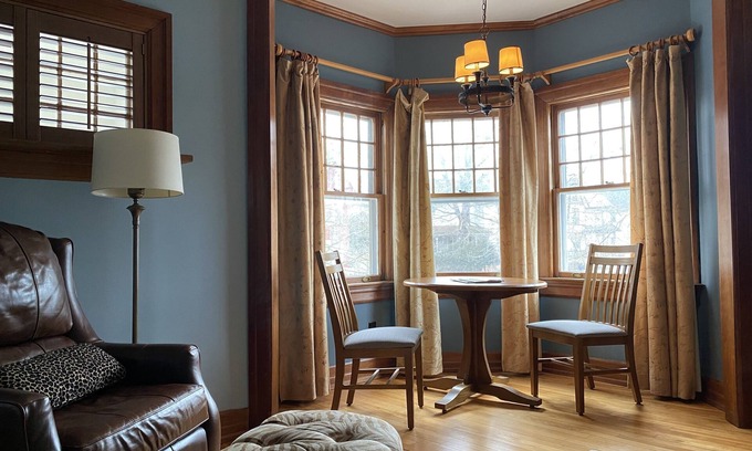 Bloomington Bed & Breakfast | Showers Inn