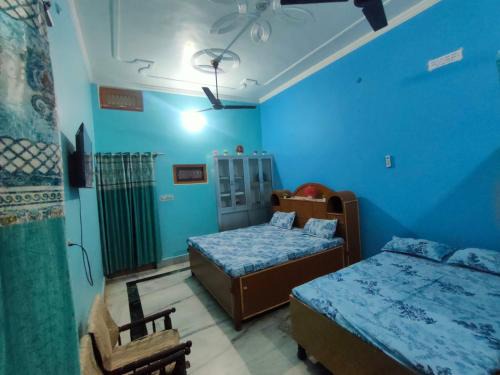 Faizabad House | Shyam Homestay Front Room With Private Bathroom