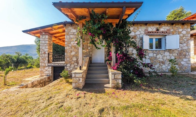 Borsh House | Siar | The Small Villa