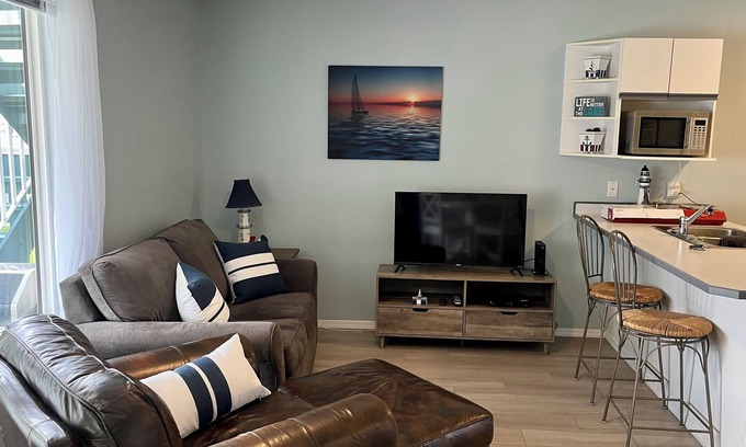 Sicamous House | Sicamous Townhouse With Boat Slip. Welcome to the Lake!