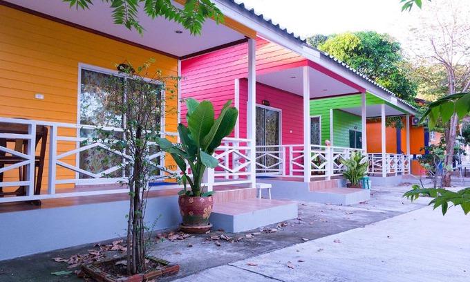 Tha Thaewawong House | Sichang Hut