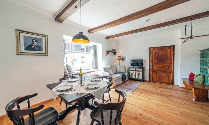 Altaussee Apartment | Sieglgut: Brahms Apartment | Kitchen | Parking