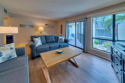 Siesta Key Apartment | Siesta Key Beach - 2 Bedroom - 3 Beds - 3 Bathroom Duplex with Heated Swimming Pool