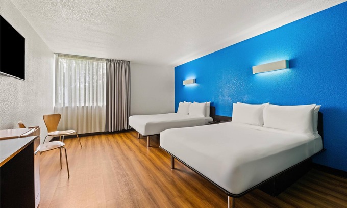 Ludlam Hotel | Signature Inn Miami