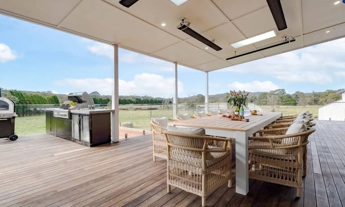 East Kangaloon House | Silos – rural homestead on 50 acres