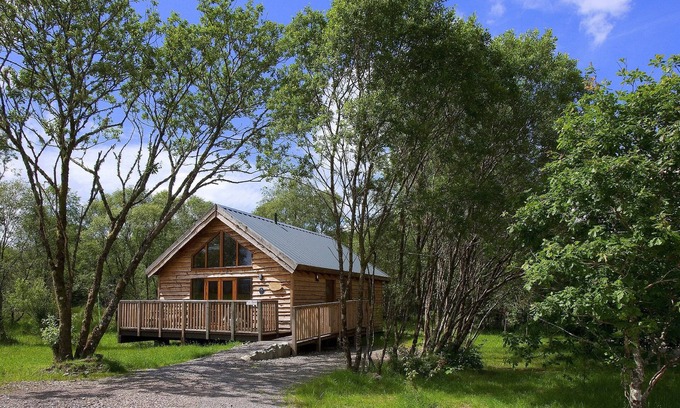 Taynuilt Cabin | Silver Birch Cabin - Charming Log Cabin with bags of character and hot tub.