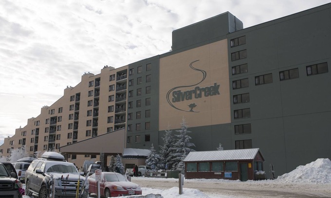 Snowshoe Hotel | Silver Creek Lodge