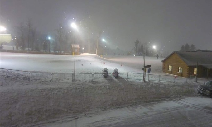 Snowshoe Condo | Silver Creek Slopeside View Studio- Ski-in/Ski-Out, Free Wi-Fi