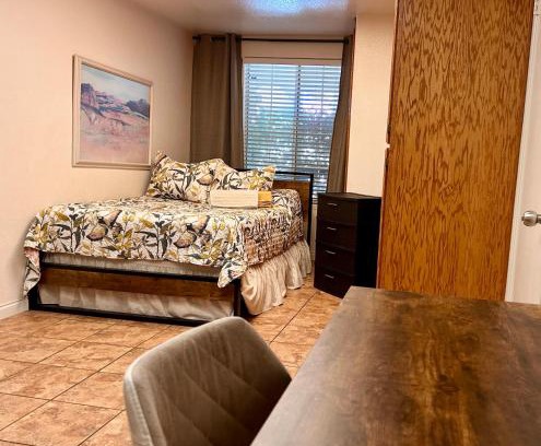 Hemet House | Silver Sands Den