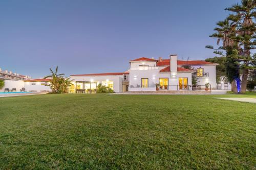 Consolacao House | Silver Seahorse Garden Retreat