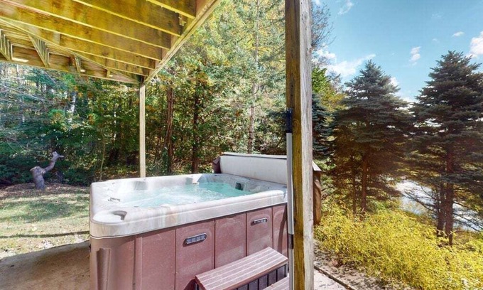 Pittsfield House | Silver Spring Chalet – Spacious 4BR Retreat in Killington Region, Pittsfield, VT, Sleeps 11