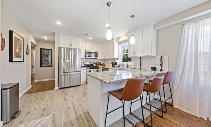 Newark Apartment | Simon Stays I African Oasis