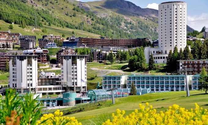 Sestriere Apartment | Simona Luxury Apartment few steps from sk