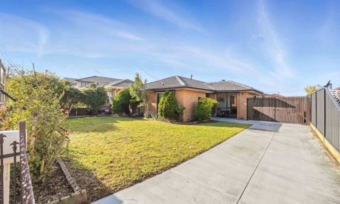 Altona Meadows House | Simple Comfort in Altona Meadows