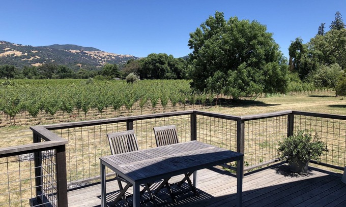 Geyserville Cottage | Simple, Serene Wine Country Retreat In Alexander Valley, Sonoma County