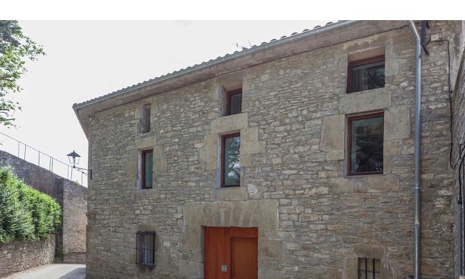 Ibero House | Simplistic Holiday Home in Ibero with Patio