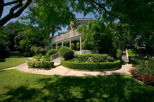 Upper East Hotel | Simpson House Inn