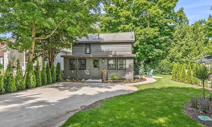 Saugatuck Cottage | Singapore Stable - Two Bedroom Cottage, Sleeps 4