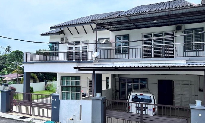 Mersing House | SingBeach holiday house