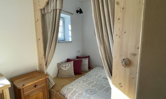 Horst Hostel | Single alcove in the shared bedroom