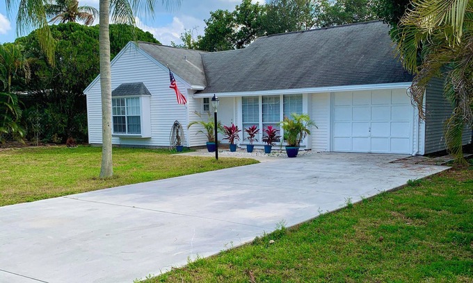 Jensen Beach House | Single Family House with Yard and Long driveway