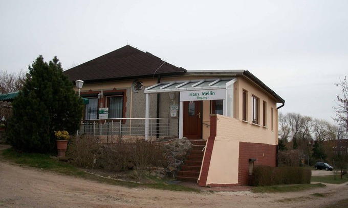 Neubrandenburg Cottage | Single Room (GR 2-1) - Mellin House
