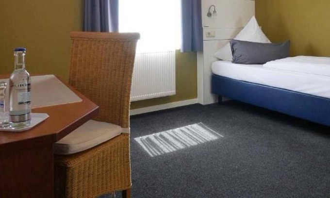 Hunerbach House | Single Room, Shower, Toilet - Hotel-Restaurant Hüllen