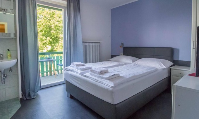 Millstatt Bed & Breakfast | Single room with balcony and lake view - Gästehaus Libelle