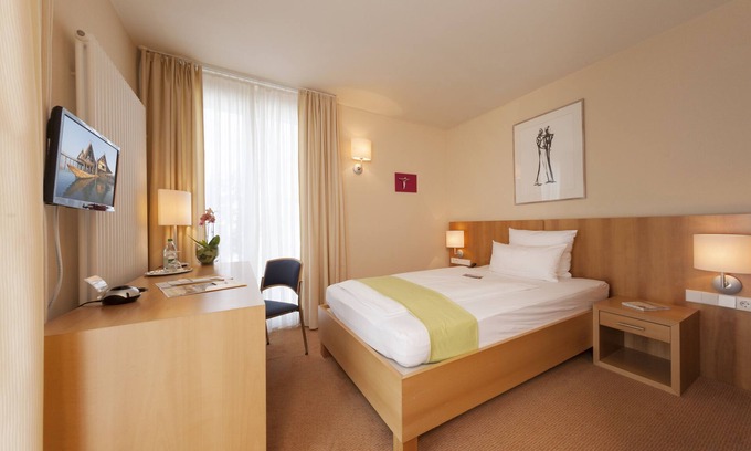 Allensbach Apartment | Single room with shower/WC category C
