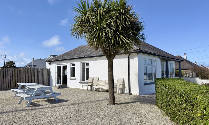 Trevone House | Single storey Holiday Home with detached double annexe, In Trevone, Padstow
