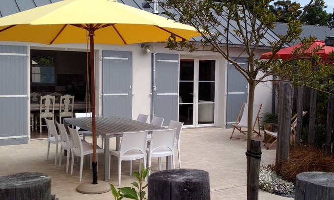 Lancieux House | Single-storey house with enclosed courtyard