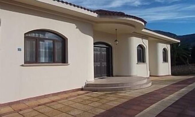 Karavas Villa | Single Story Villa, Private Pool And Jacuzzi With Great Mountain And Sea Views