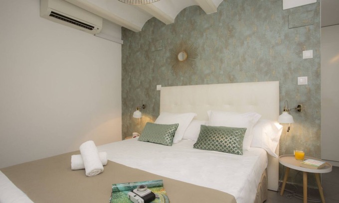 El Botanic House | Singular Stays Botanico Room I