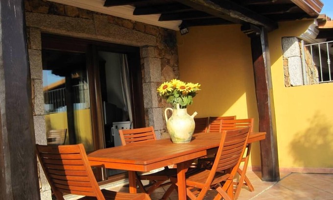 Iscra e Voes House | Siniscola - Sa Petra Ruja. Small villa with garden a stone's throw from the sea.