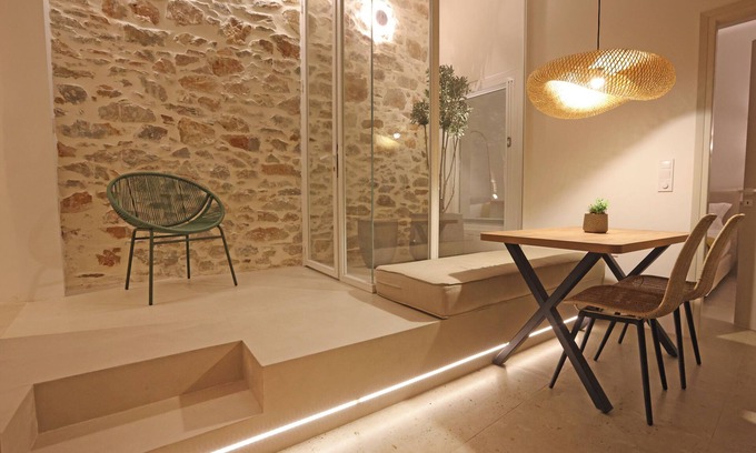 Ermoupoli House | Siroa Atrium | Stone & Light