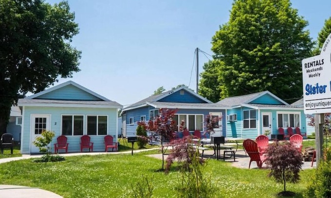 Sister Lakes Cabin | Sister Lake Cottages - private cottage community!